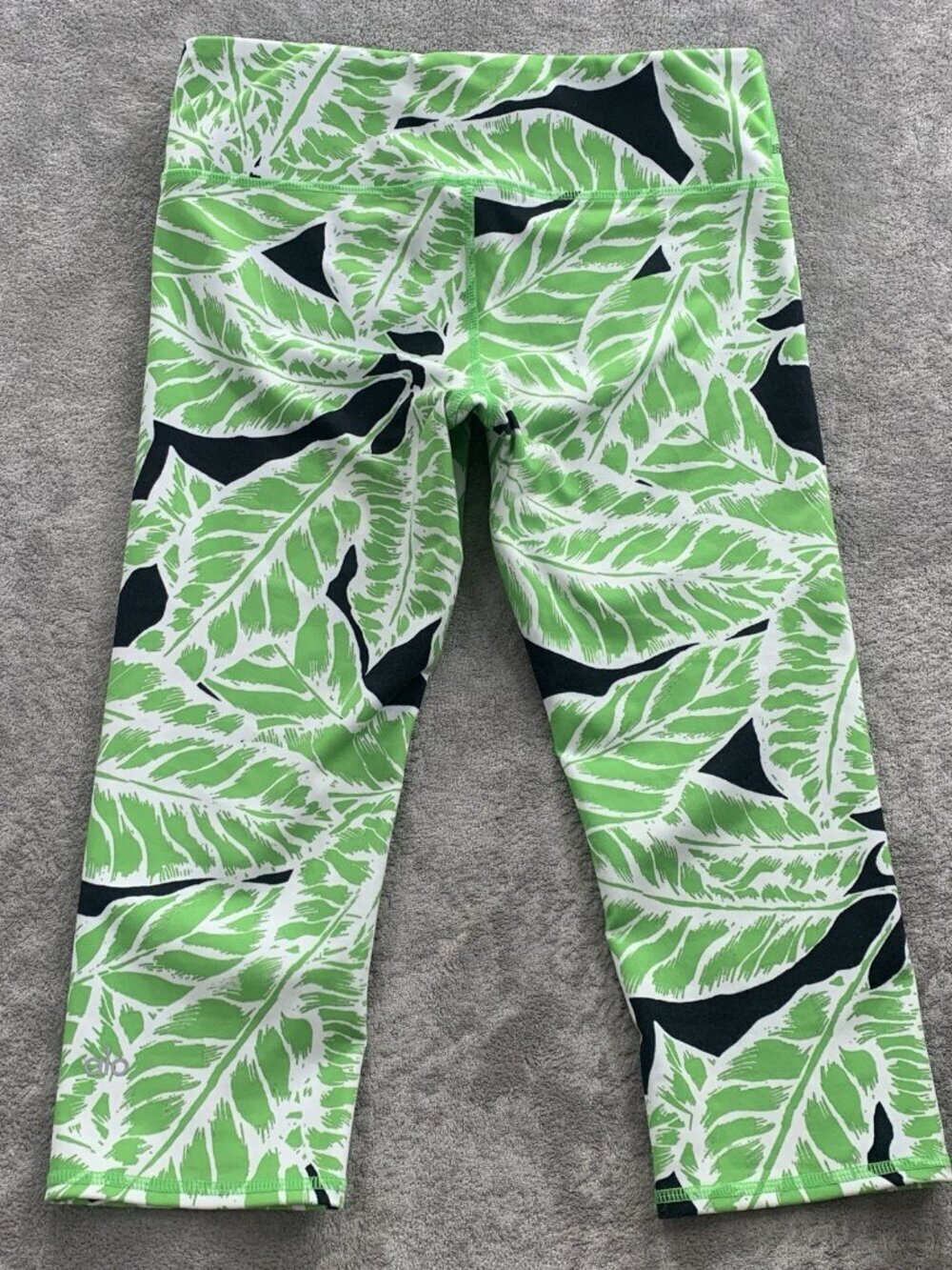 Alo Yoga Leggings Women’s Medium Green Palm Springs Glow Stick Air Brush Cropped - Picture 12 of 12